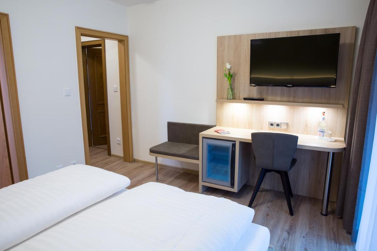Gaestehaus Hotel Wilms Cologne Exterior photo