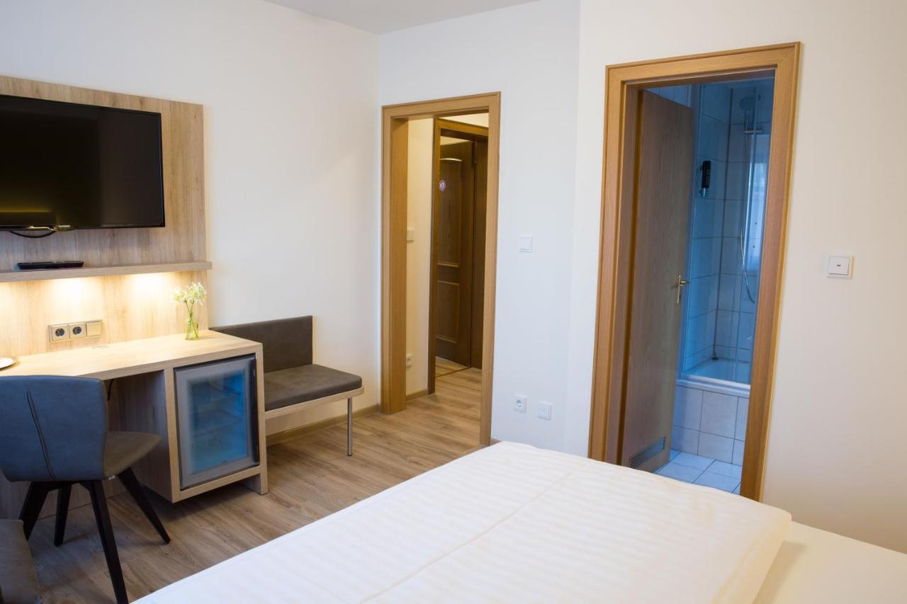 Gaestehaus Hotel Wilms Cologne Exterior photo